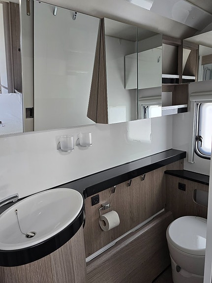 Hobby 720 WQC Prestige *Queensbed *Alde *Ugn *1 ägare 20 of 23