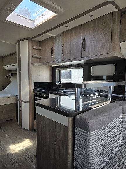 Hobby 720 WQC Prestige *Queensbed *Alde *Ugn *1 ägare 13 of 23
