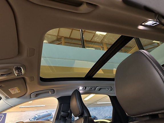Volvo XC60 10 of 18