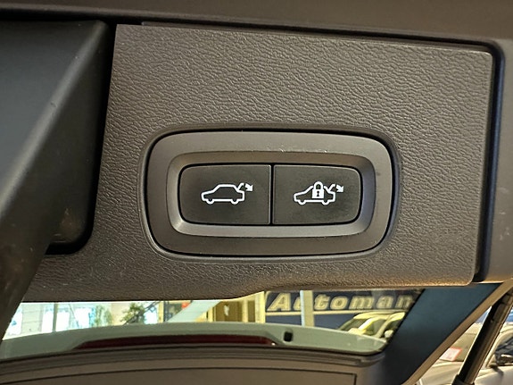 Volvo XC60 16 of 18