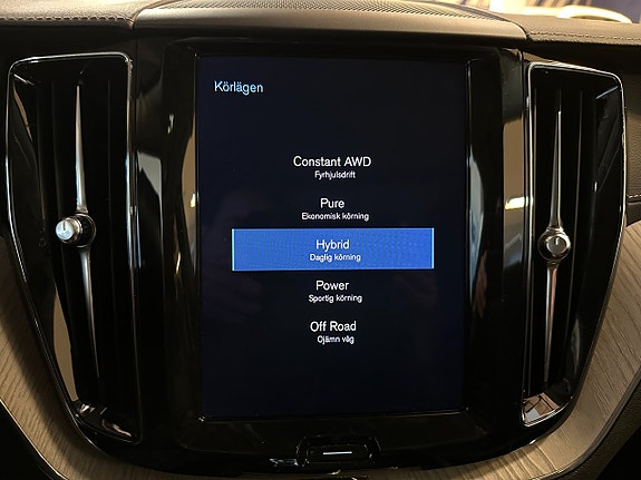 Volvo XC60 13 of 18