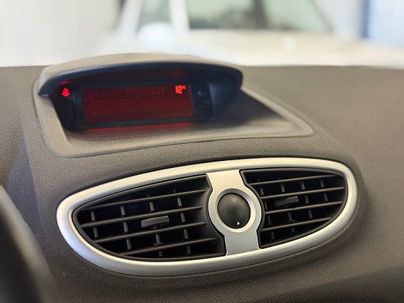 Renault Clio 6 of 12
