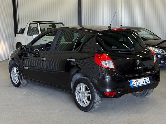 Renault Clio 3 of 12