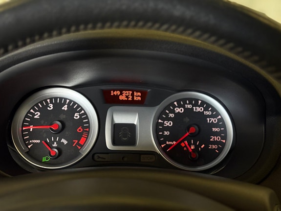 Renault Clio 8 of 12