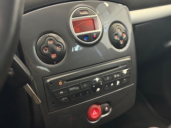 Renault Clio 7 of 12