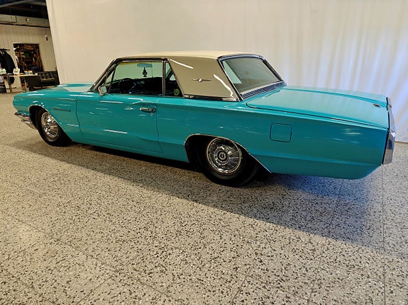 Ford Thunderbird 3 of 5
