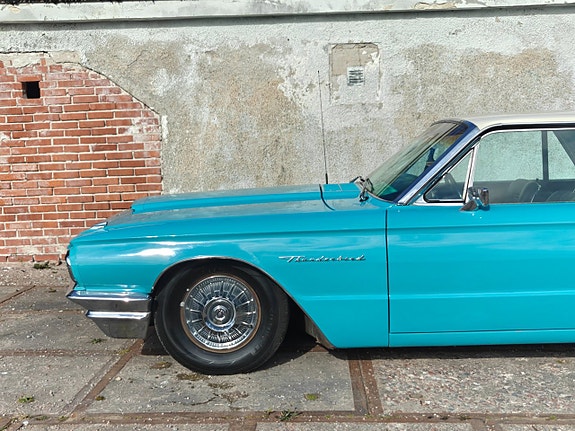Ford Thunderbird 3 of 18
