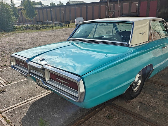 Ford Thunderbird 11 of 18