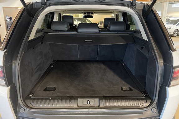 Land Rover Range Rover Sport 24 of 27