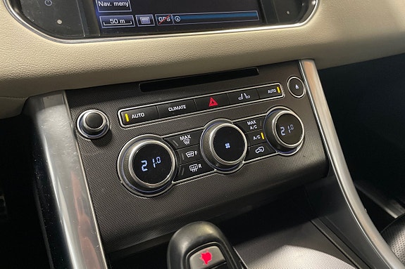 Land Rover Range Rover Sport 17 of 27