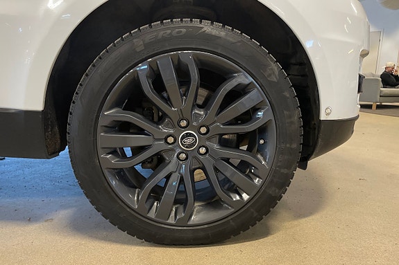 Land Rover Range Rover Sport 5 of 5