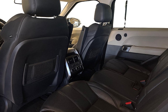 Land Rover Range Rover Sport 22 of 27