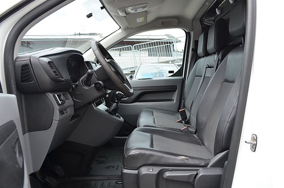 Peugeot Expert 8 of 16