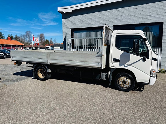 Toyota Dyna 11 of 13