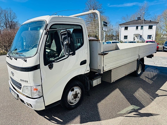 Toyota Dyna 10 of 13