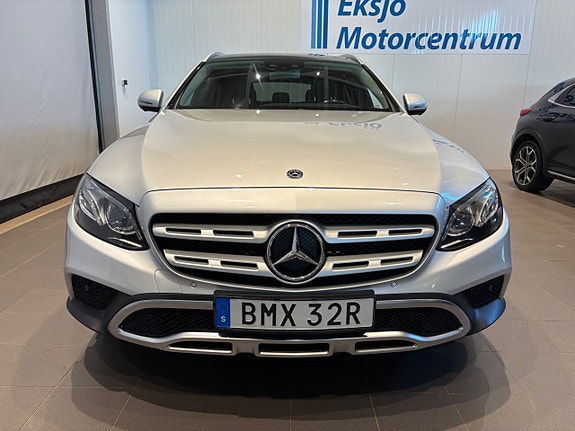 Mercedes-Benz E220 d 2 of 5