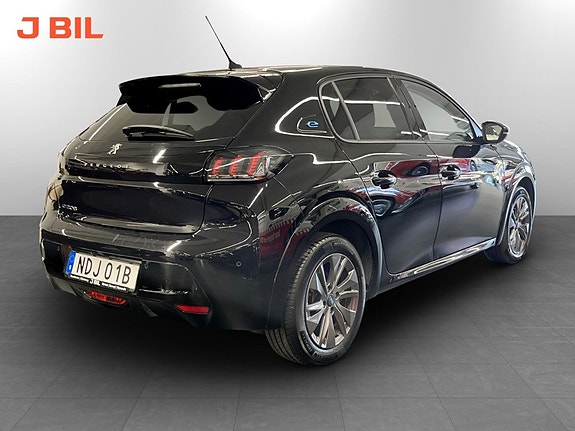 Peugeot e-208 4 of 5