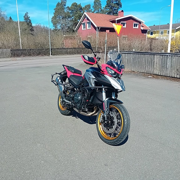 QJ Motor SRT900SX Inkl. väskpaket 2 of 8