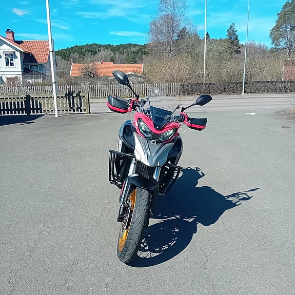 QJ Motor SRT900SX Inkl. väskpaket 3 of 8