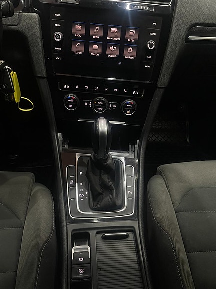 Volkswagen Golf I 21 of 23