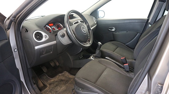 Renault Clio 10 of 19