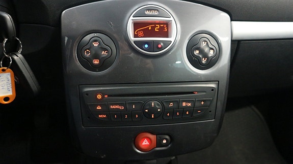 Renault Clio 13 of 19