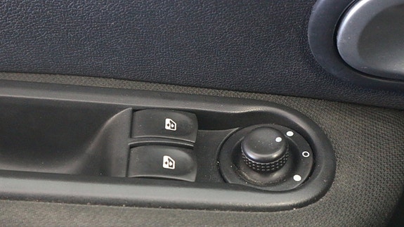 Renault Clio 18 of 19
