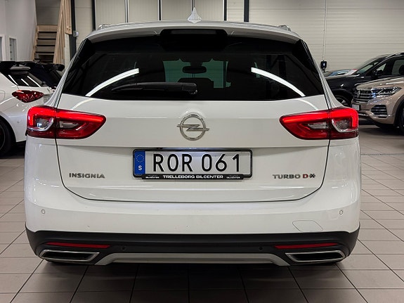 Opel Insignia Country Tourer 10 of 26