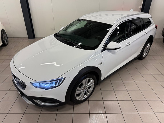 Opel Insignia Country Tourer 2 of 5