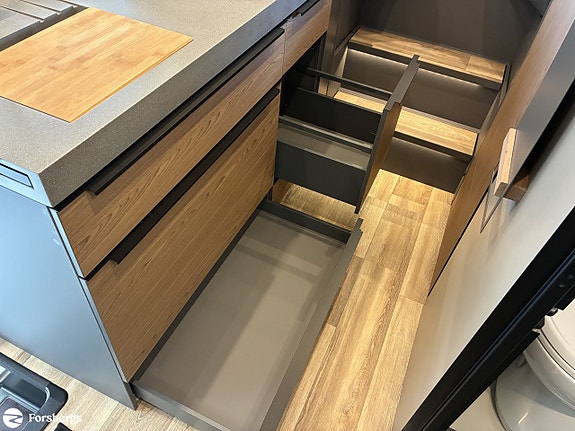 Niesmann Arto 78 // 450Ah Lithium, Hydr-ben HY4 9 of 21