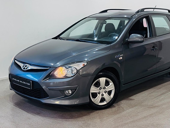 Hyundai i30 2 of 5