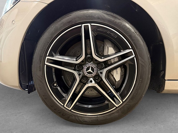 Mercedes-Benz E300 8 of 24