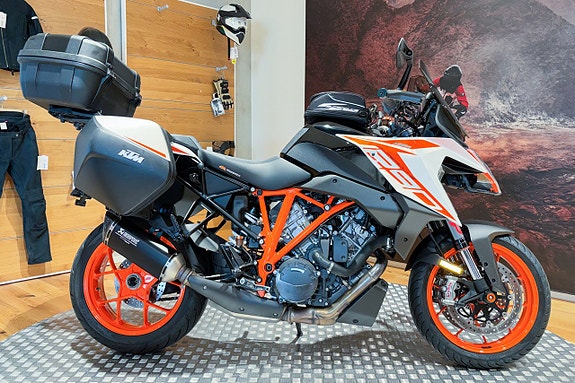 KTM 1290 Super Duke GT |Akrapovic|Tech Pack|Toppbox|Sidoväskor|Tankväska|