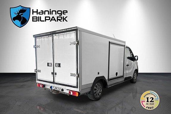 Nissan NV300 6 of 21