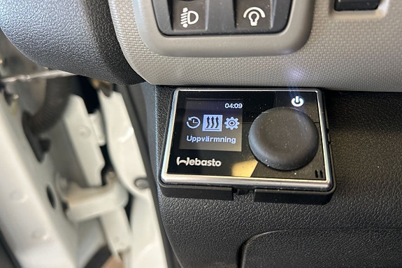 Nissan NV300 16 of 21