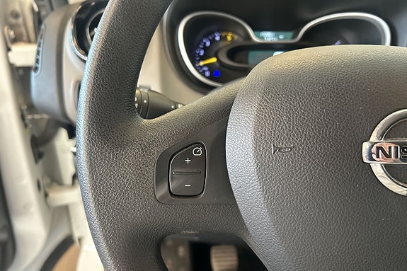 Nissan NV300 13 of 21