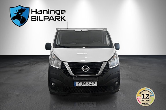 Nissan NV300 3 of 5
