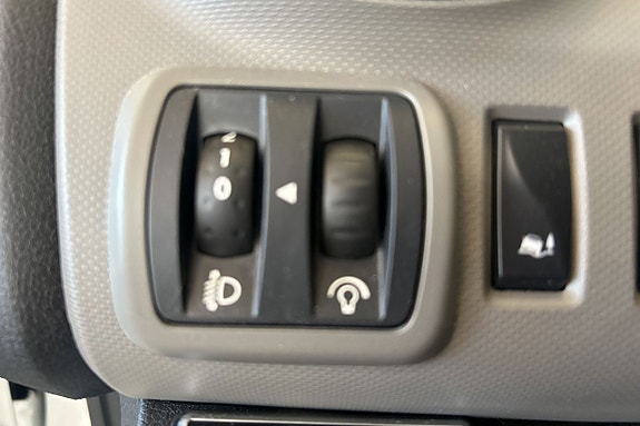 Nissan NV300 15 of 21