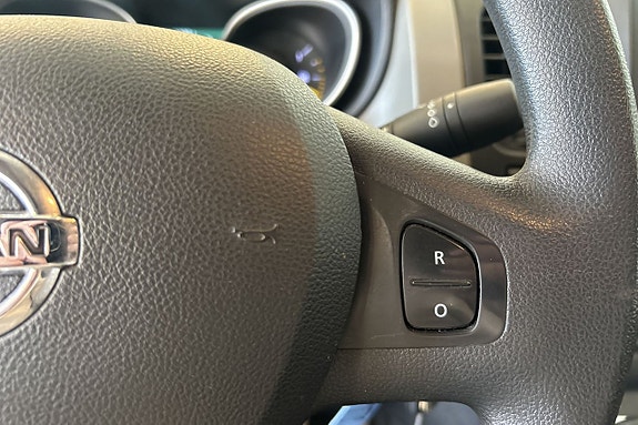 Nissan NV300 14 of 21