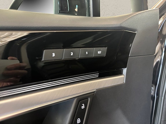 Volkswagen Touareg 11 of 16