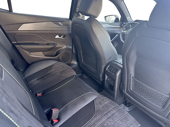 Peugeot 408 8 of 17