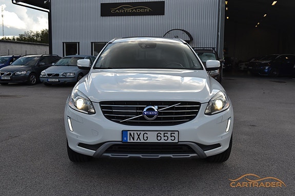 Volvo XC60 2 of 21
