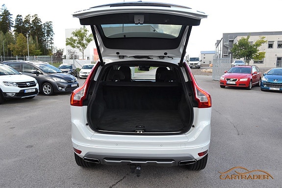 Volvo XC60 7 of 21