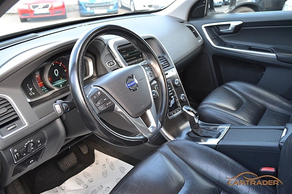 Volvo XC60 10 of 21