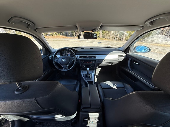 BMW 325Xi 7 of 10