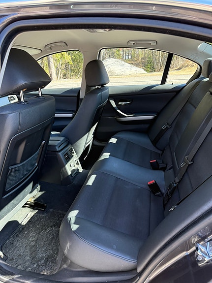BMW 325Xi 9 of 10