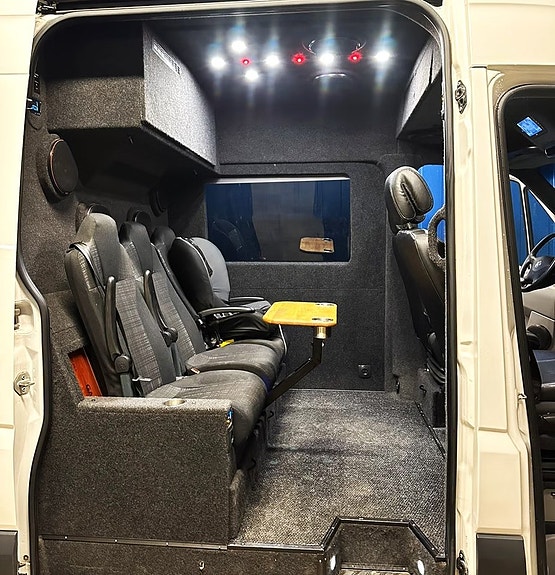 Volkswagen Crafter 35 11 of 18