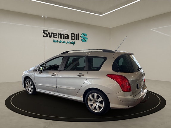 Peugeot 308 4 of 5