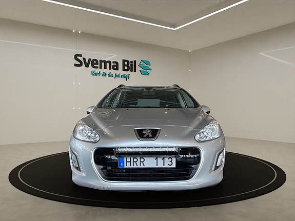 Peugeot 308 2 of 5