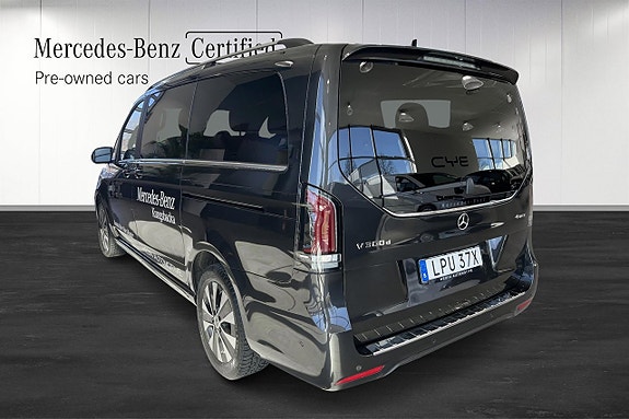 Mercedes-Benz V300 d 4 of 5